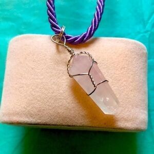 PINK quartz crystal Necklace ‼️